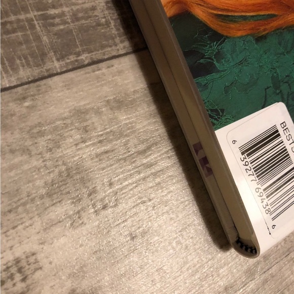 "Autumn Falls" YA Hardcover Book - Book 1 - by Disney actress Bella Thorne - Picture 9 of 11